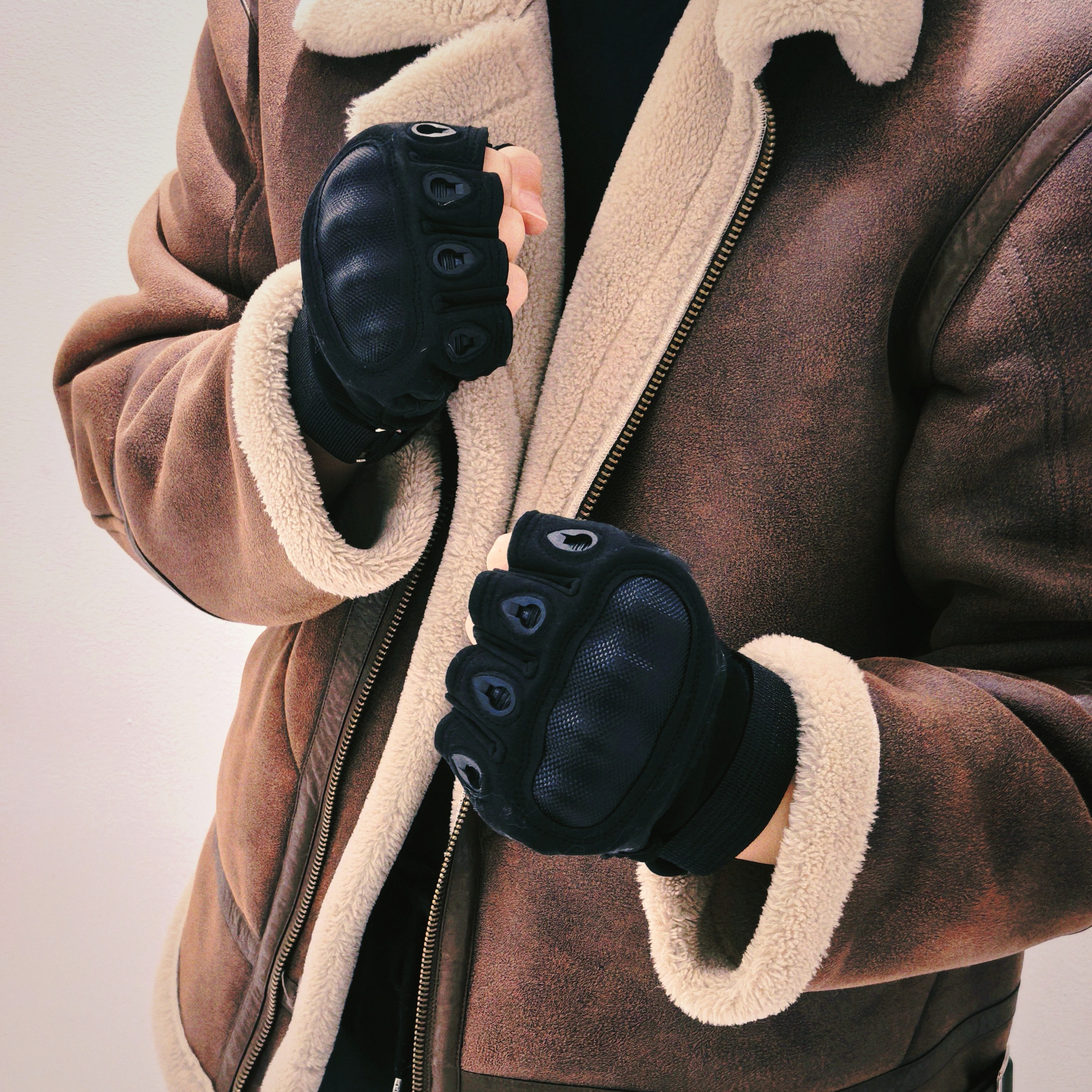 Resident Evil Leon Inspired Ta - Cut Resistant Glove recensione e prezzo